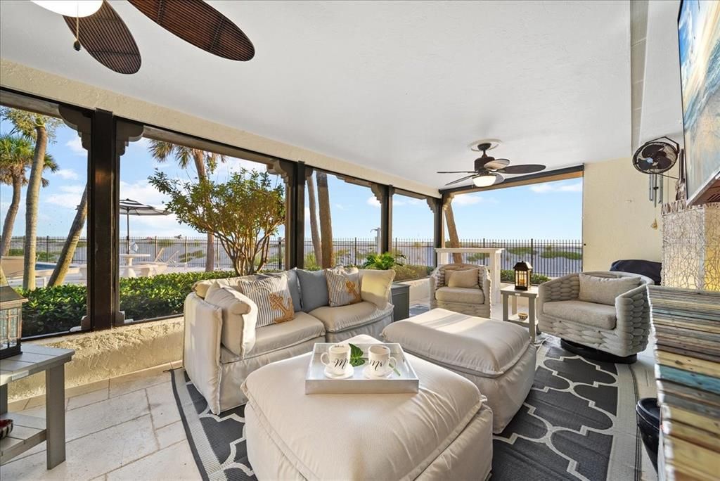 Interior, Living room, Sun Room, Water