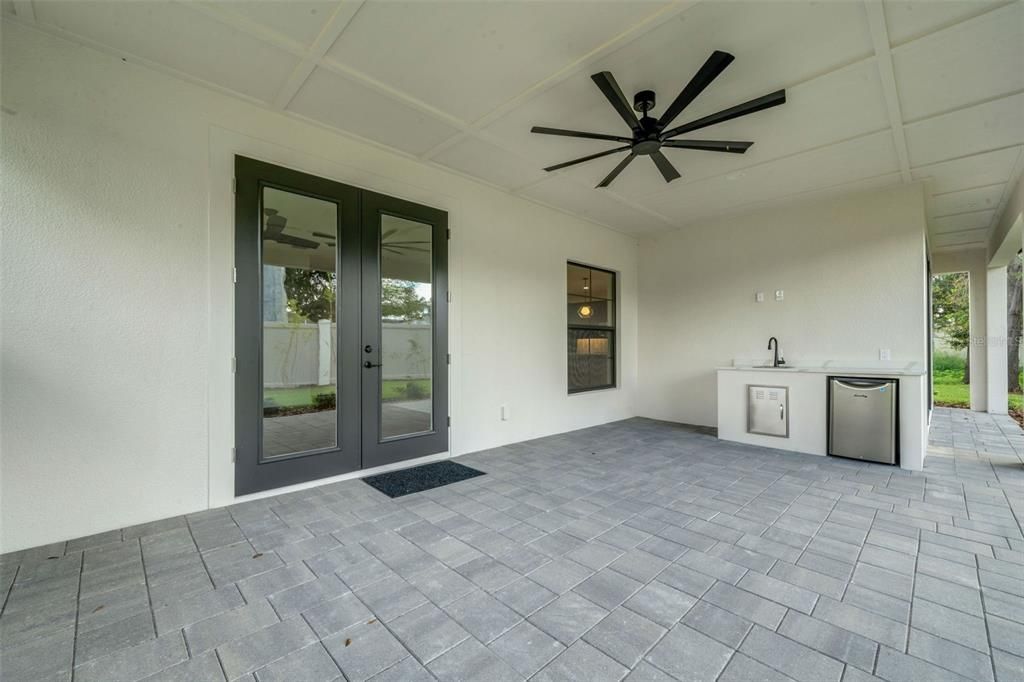 Exterior, Outdoor Kitchen