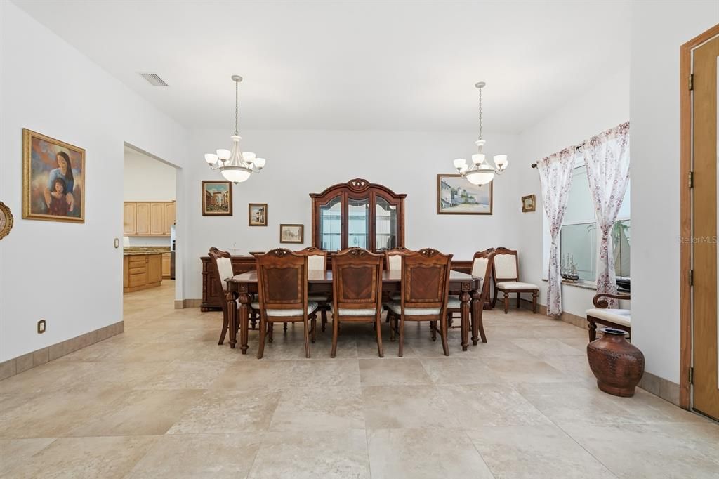 Chandelier, Dining room, Interior, Pendant Lights