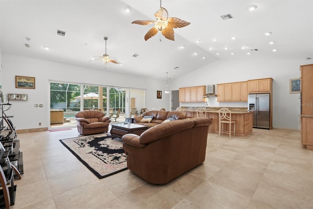 Interior, Kitchen, Living room, Pendant Lights, Recessed Lighting, Stainless Steel Appliances