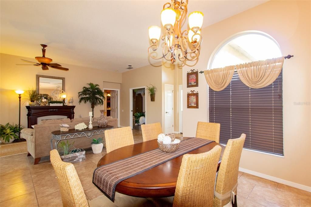 Chandelier, Dining room, Interior