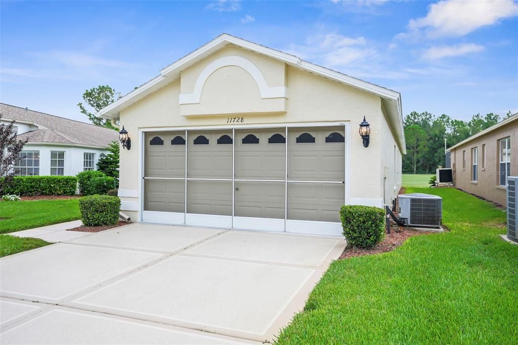 Detached Garage, Exterior