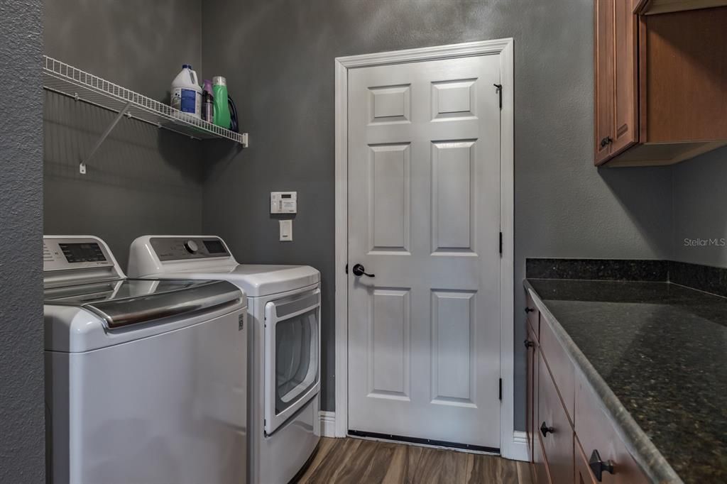Interior, Washer, Wood Texture Flooring