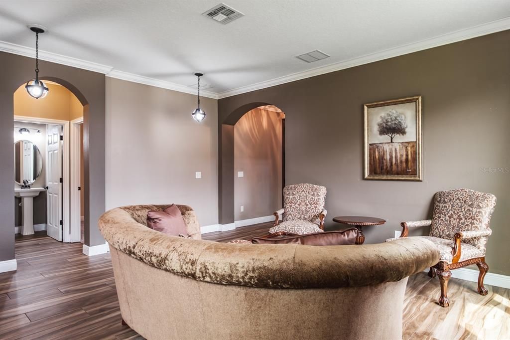 Interior, Pendant Lights, Wood Texture Flooring