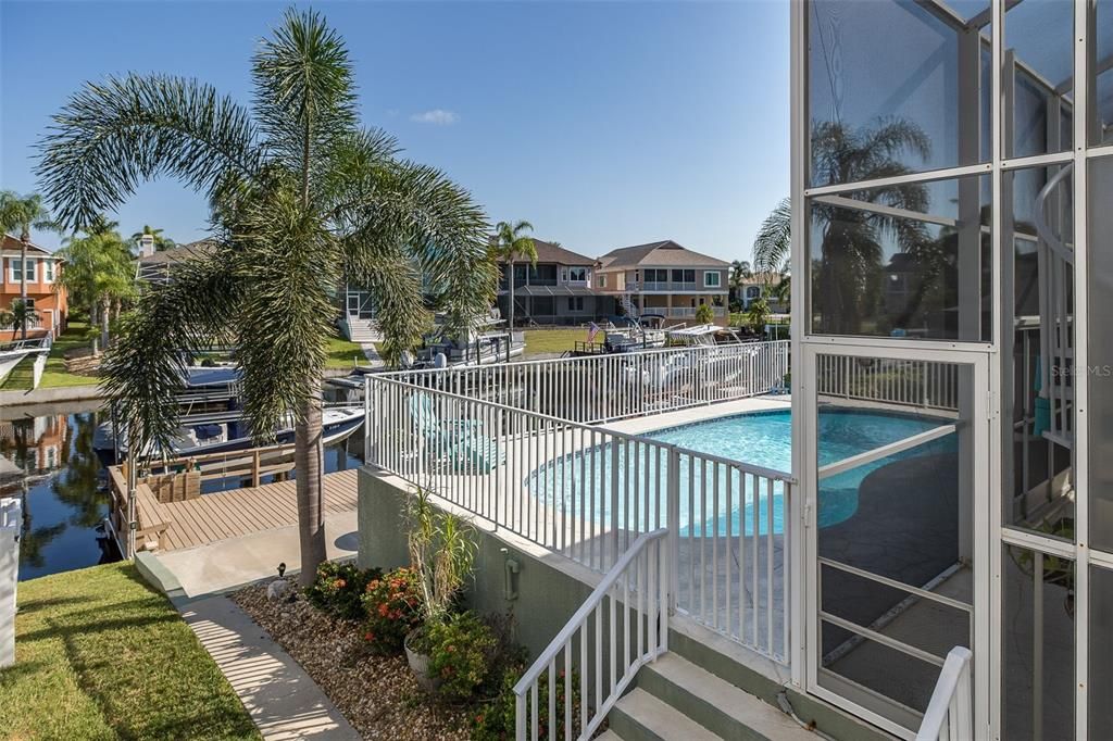 Exterior, Pool