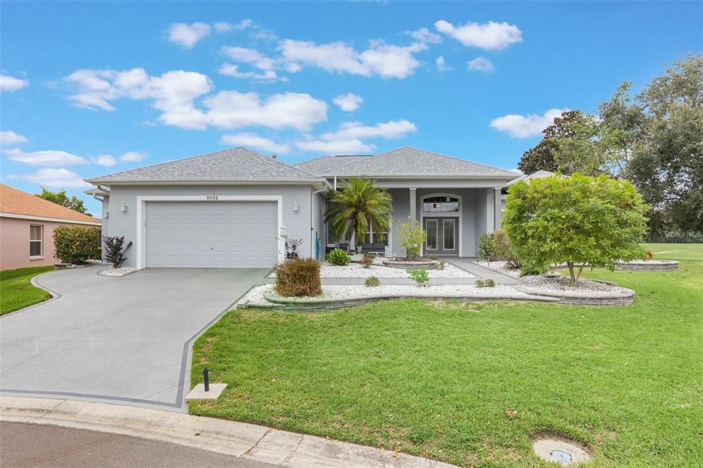 Attached, Exterior, Facade, Ranch