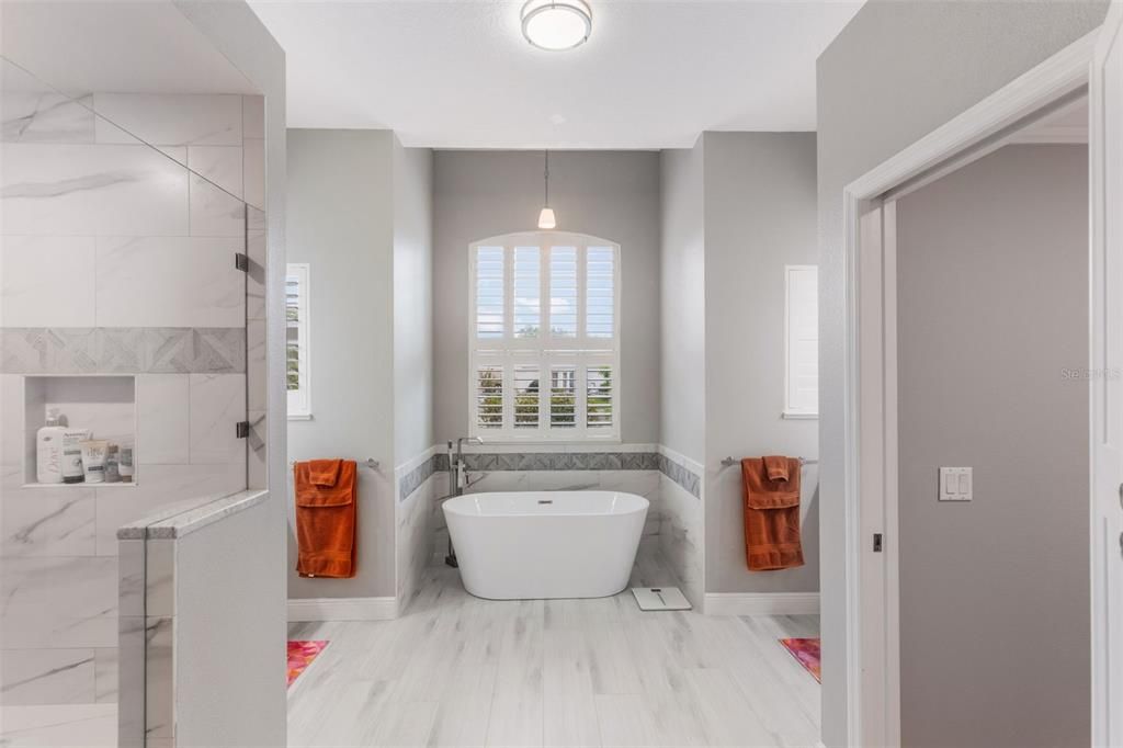 Bathroom, Free Standing Baths, Interior, Marble, Marble Walls, Pendant Lights