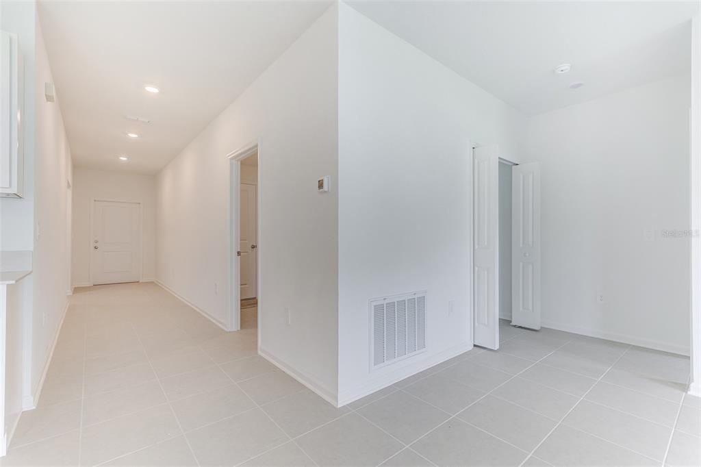 Empty room, Interior, Recessed Lighting