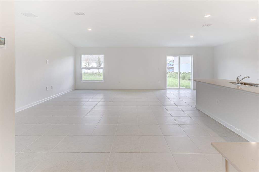 Empty room, Interior, Recessed Lighting