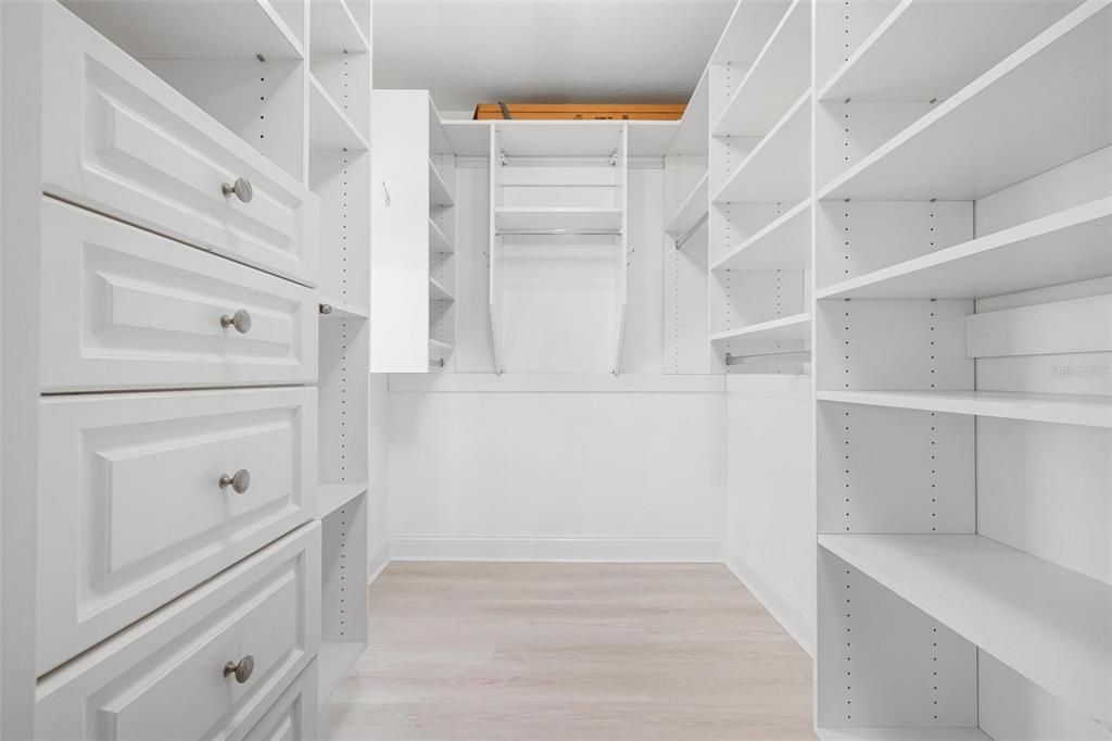Interior, Walk-in Closets, Wood Texture Flooring