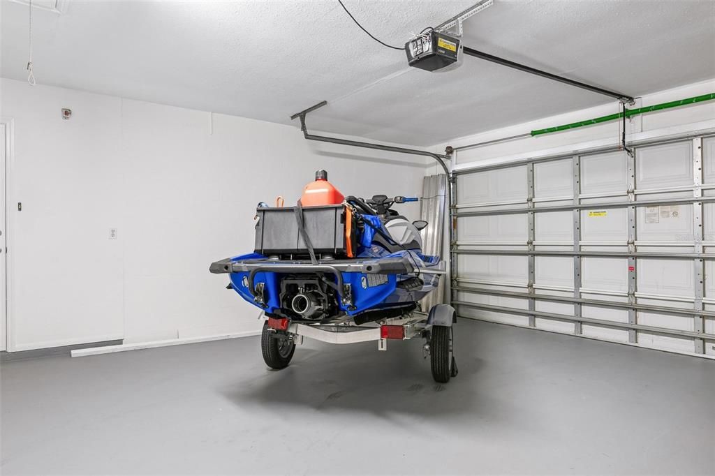 Garage, Interior