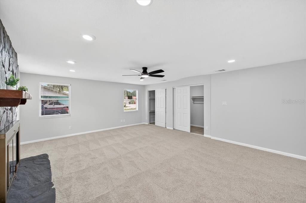 Empty room, Interior, Recessed Lighting