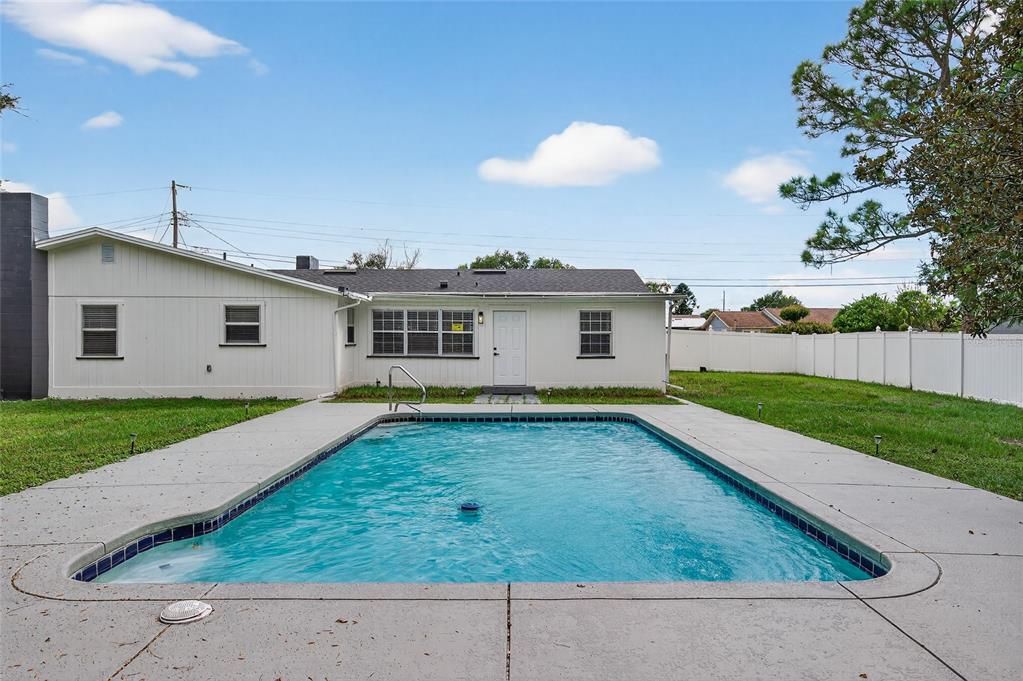 Exterior, Pool