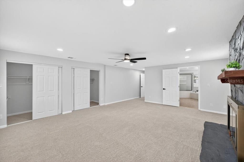 Empty room, Interior, Recessed Lighting