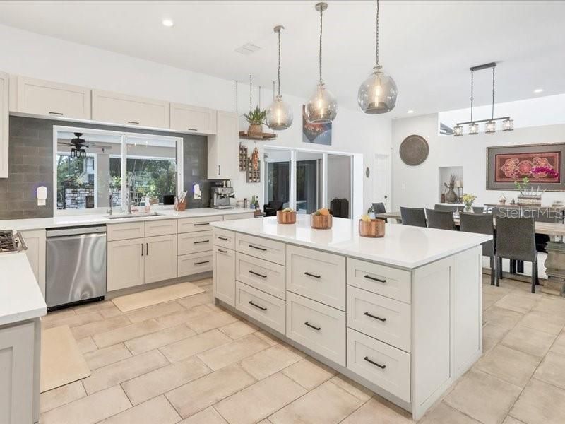Dining room, Interior, Kitchen, Pendant Lights, Recessed Lighting, Stainless Steel Appliances