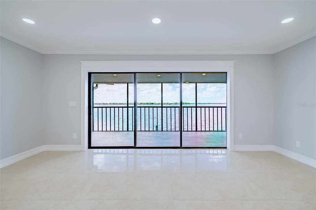 Empty room, Interior, Recessed Lighting, Water