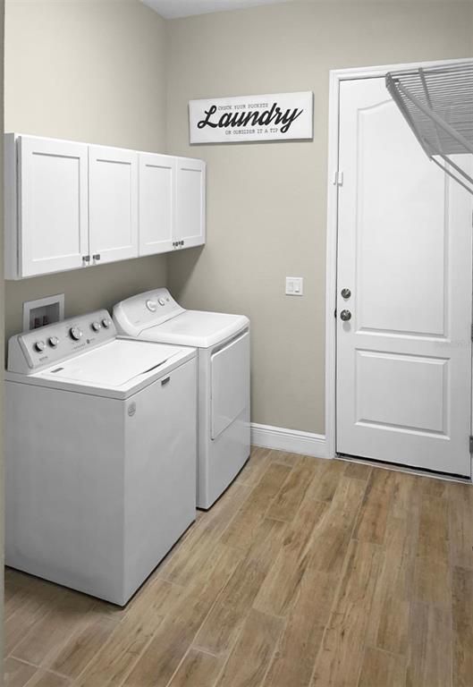 Interior, Washer, Wood Texture Flooring