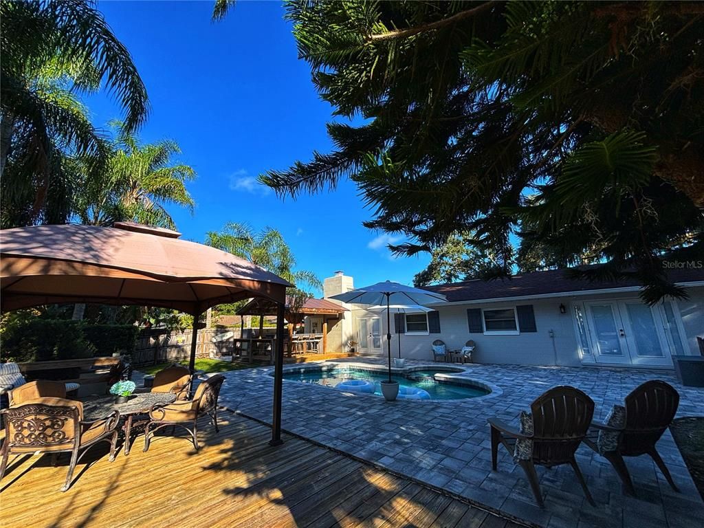 Exterior, Pool