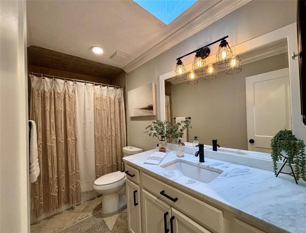 Bathroom, Interior, Recessed Lighting