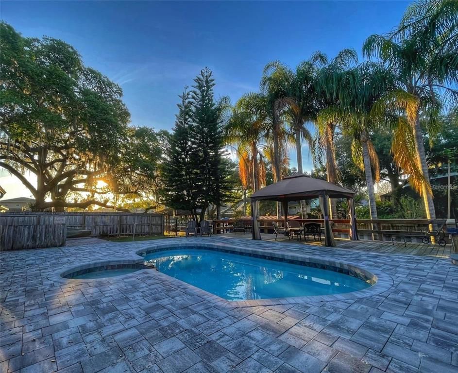 Exterior, Pool