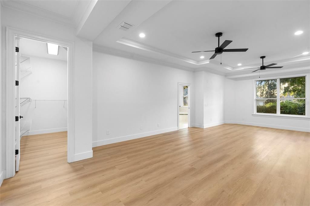 Empty room, Interior, Recessed Lighting, Wood Texture Flooring