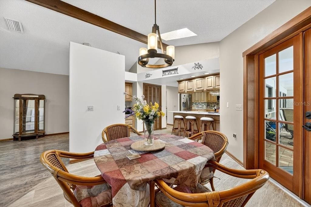 Chandelier, Dining room, Interior, Kitchen, Pendant Lights, Recessed Lighting, Wood Texture Flooring
