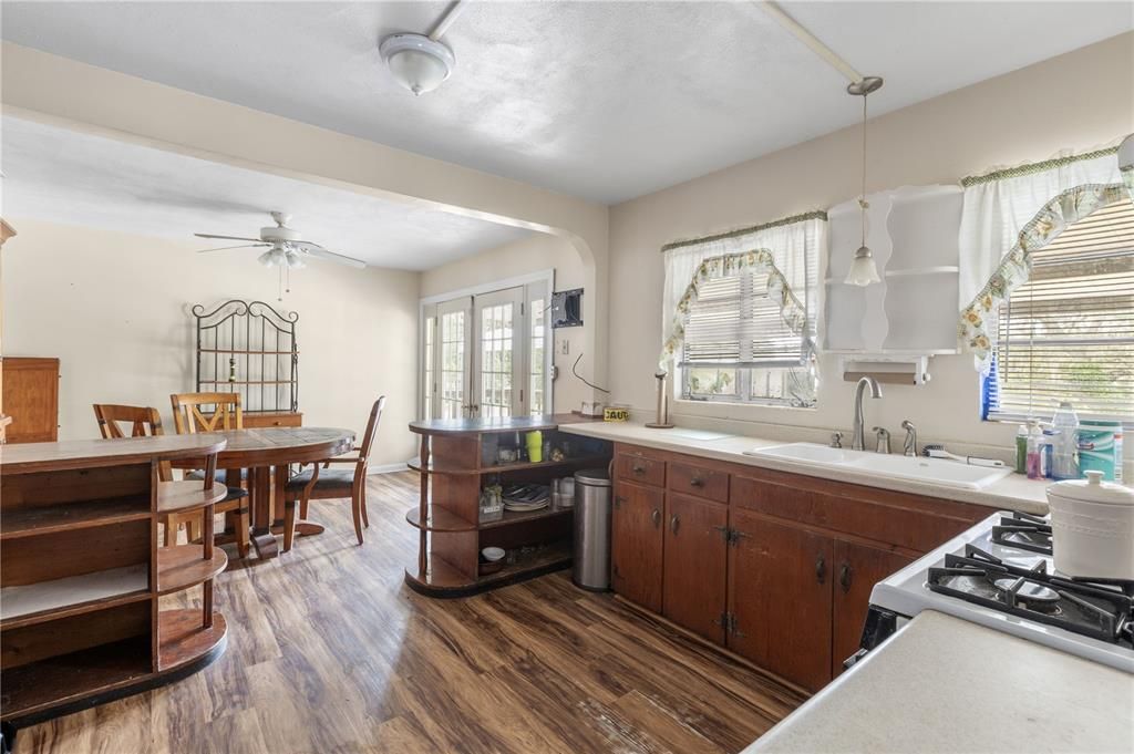 Dining room, Interior, Kitchen, Pendant Lights, Wood Texture Flooring