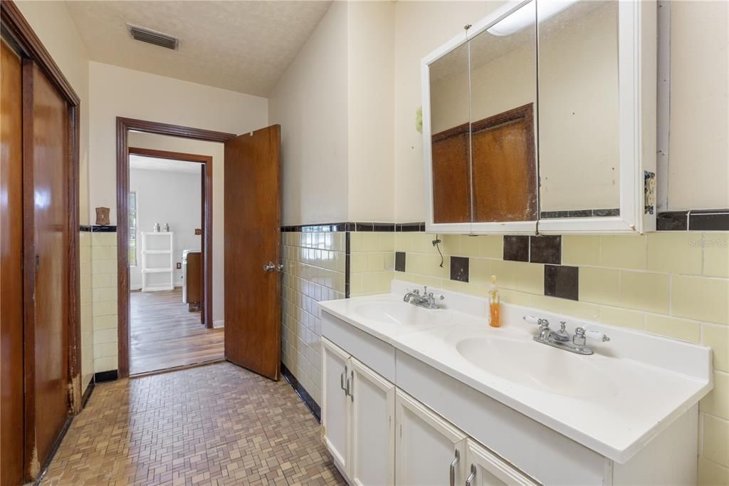 Bathroom, Dual Sink Vanities, Interior