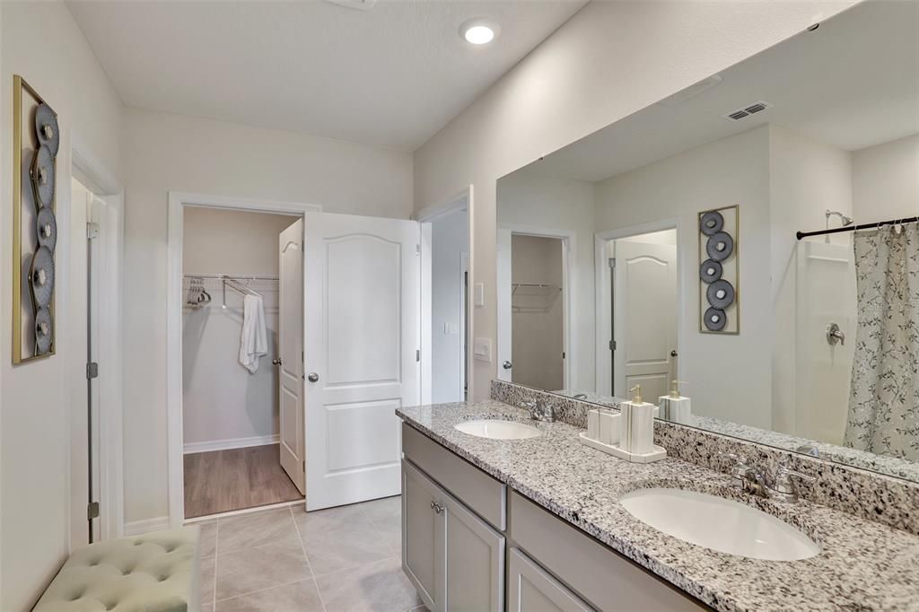Bathroom, Dual Sink Vanities, Interior, Recessed Lighting
