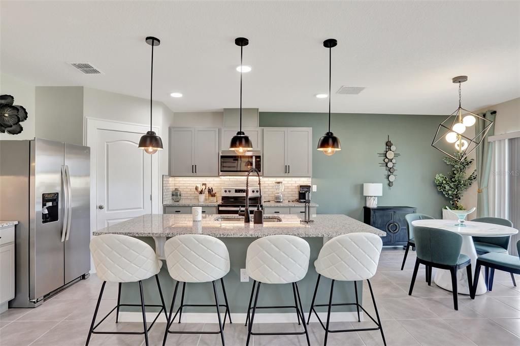 Dining room, Interior, Kitchen, Pendant Lights, Recessed Lighting, Stainless Steel Appliances