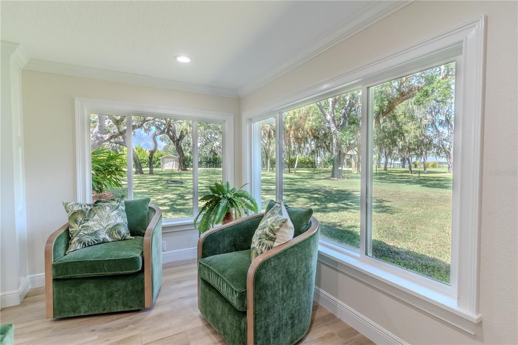 Interior, Recessed Lighting, Sun Room, Wood Texture Flooring
