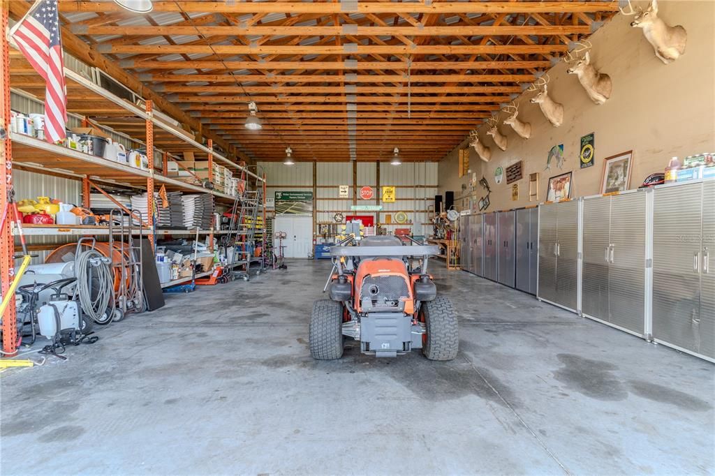 Garage, Interior, Wooden Beams