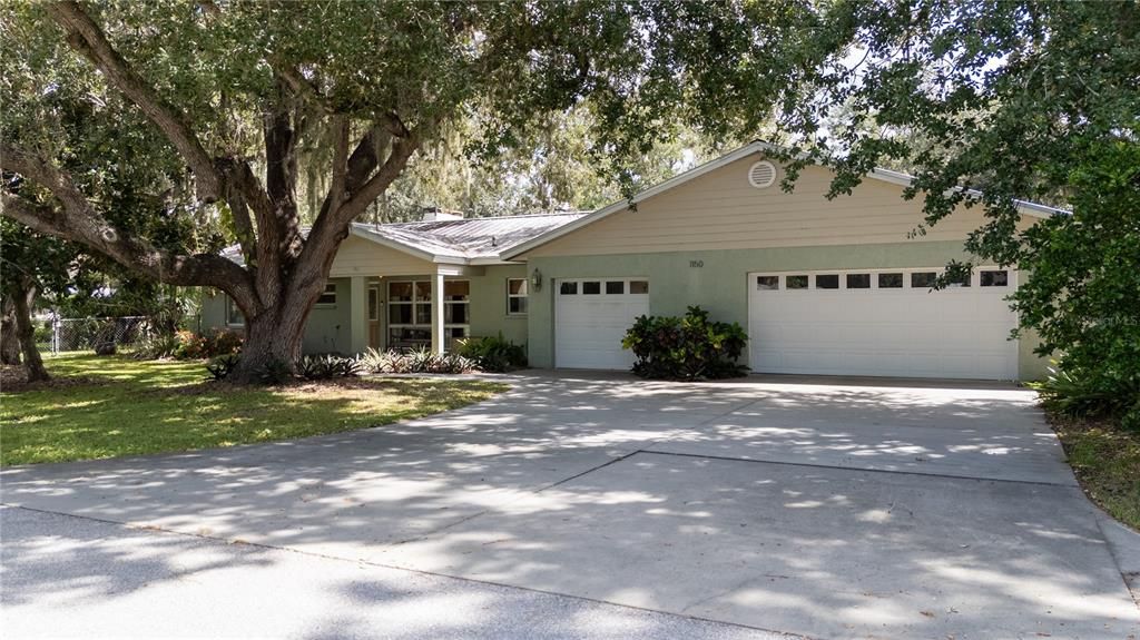 Attached, Exterior, Facade, Ranch