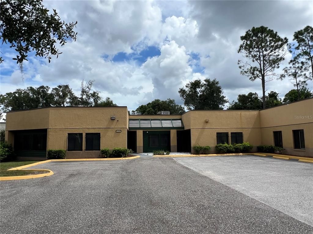 Backyard, Exterior, Facade, Modern