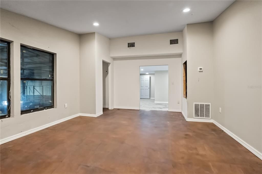 Empty room, Interior, Recessed Lighting