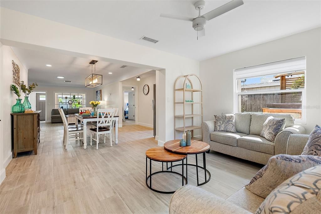 Dining room, Interior, Living room, Pendant Lights, Recessed Lighting, Wood Texture Flooring