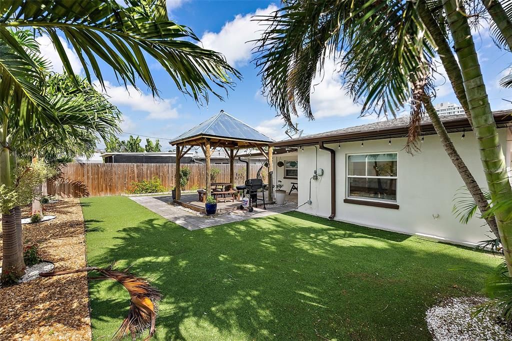 Backyard, Exterior