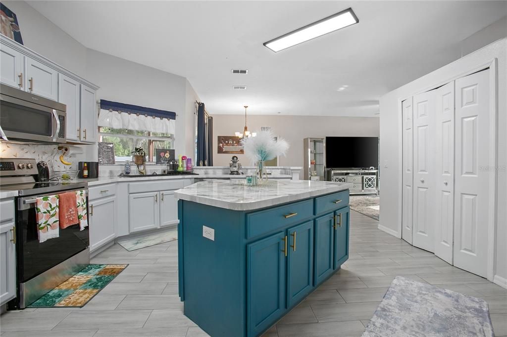 Chandelier, Interior, Kitchen, Pendant Lights, Recessed Lighting, Stainless Steel Appliances