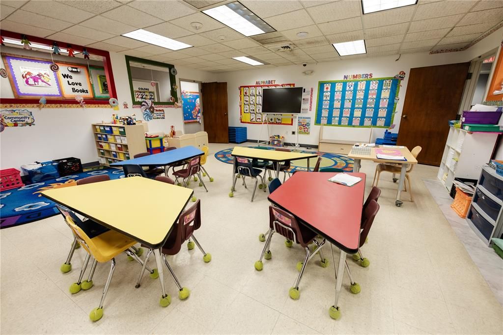 Dining room, Interior, Recessed Lighting
