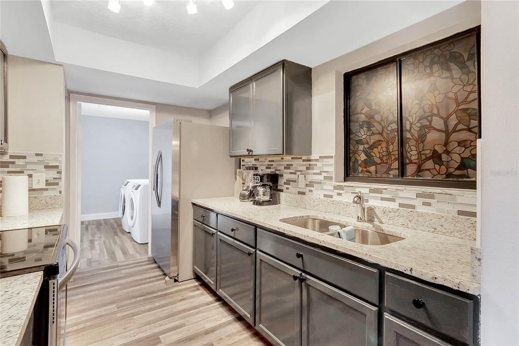 Interior, Washer, Wood Texture Flooring