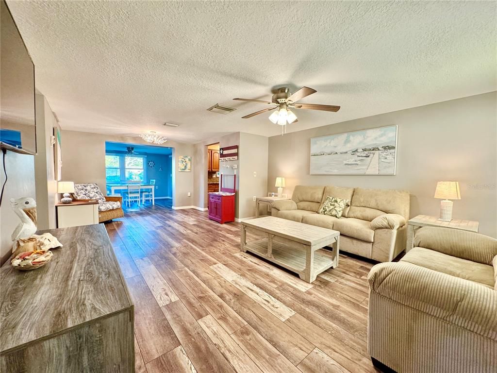 Chandelier, Interior, Kitchen, Wood Texture Flooring