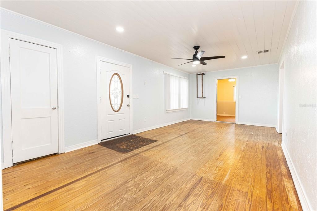 Empty room, Interior, Recessed Lighting, Wood Texture Flooring