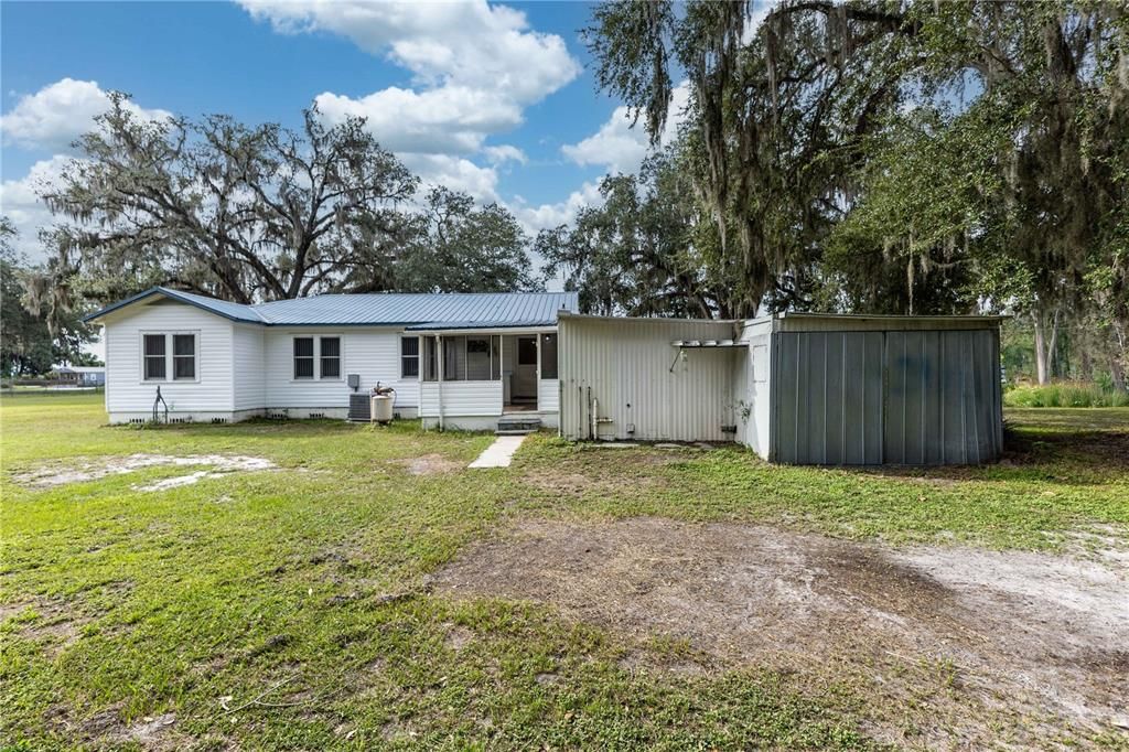 Backyard, Exterior