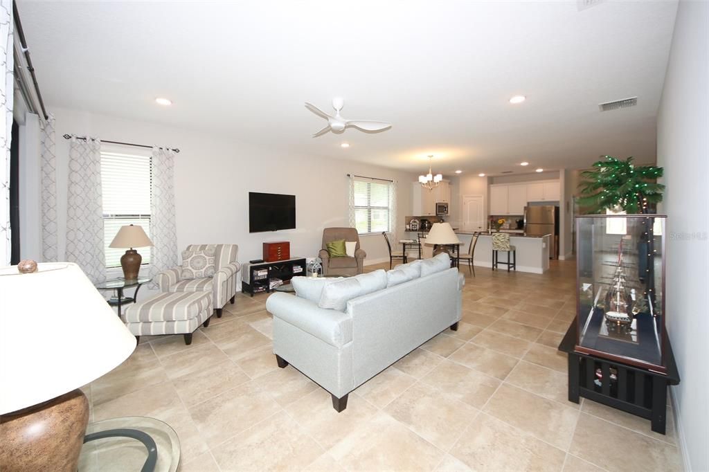 Chandelier, Dining room, Interior, Kitchen, Living room, Recessed Lighting