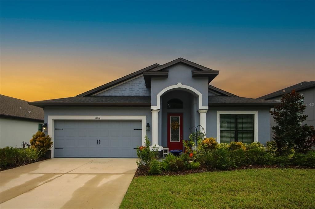 Attached, Exterior, Facade, Ranch