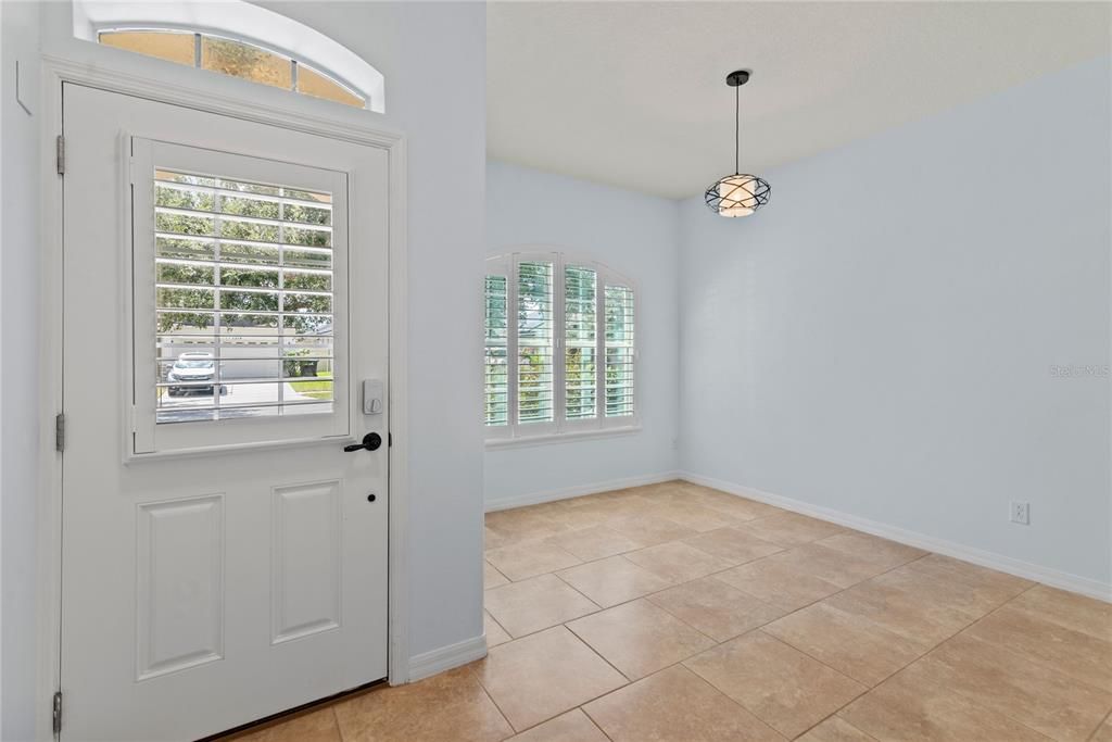 Empty room, Interior, Pendant Lights