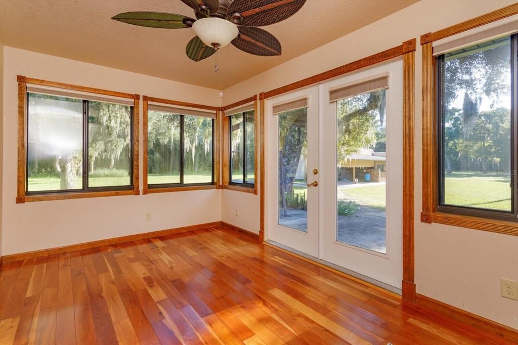 Empty room, Interior, Sun Room, Wood Texture Flooring