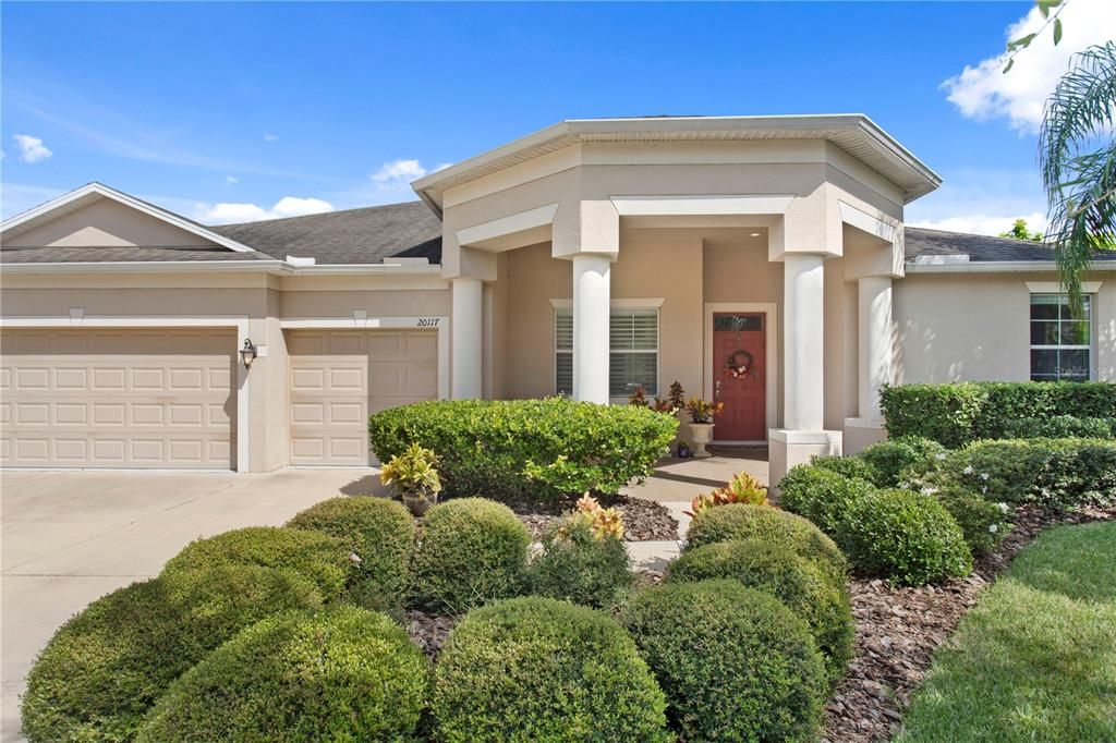 Attached, Exterior, Facade, American Craftsman