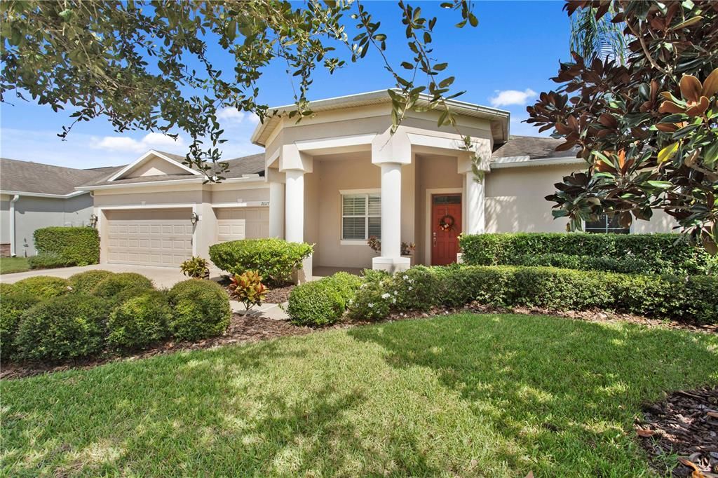 Attached, Exterior, Facade, American Craftsman