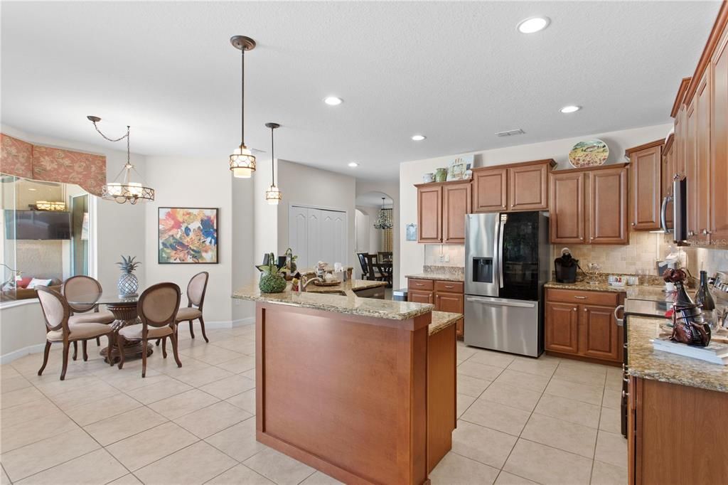 Dining room, Interior, Kitchen, Pendant Lights, Recessed Lighting, Stainless Steel Appliances